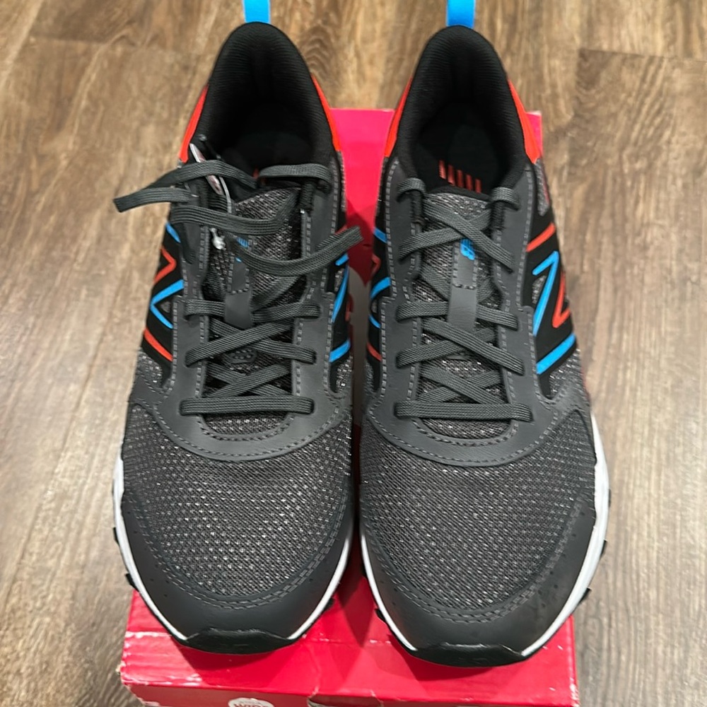 Boys 6.5xw new balance 650v1, brand new, never worn, original box,